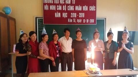 Tổ chức sinh nhật cho cán bộ giáo viên nhân viên
